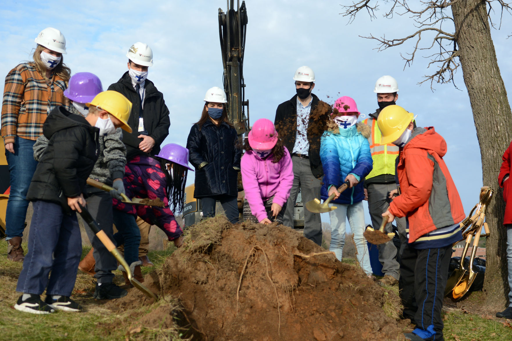 Baraboo school breaks ground on outdoor learning space